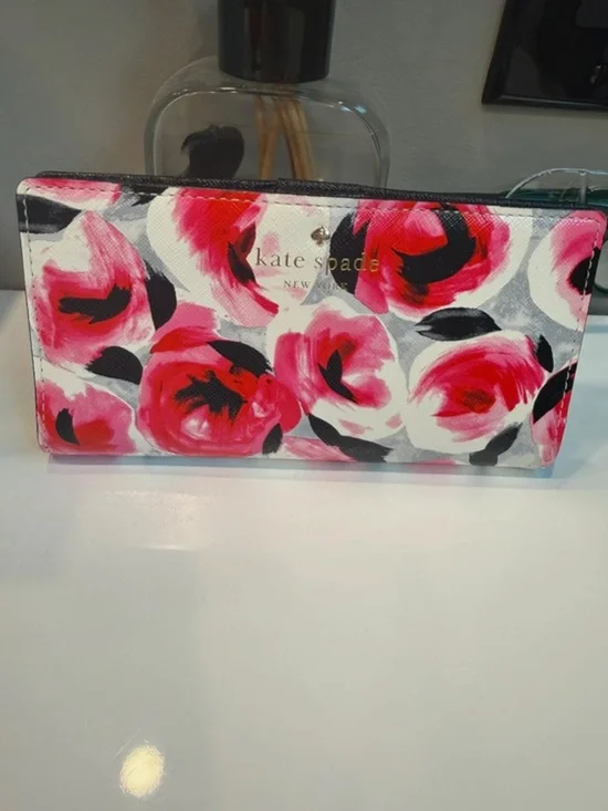 Kate Spade Cedar Street Rose Lacey Wallet With Story Book Lining - Picture 1 of 3